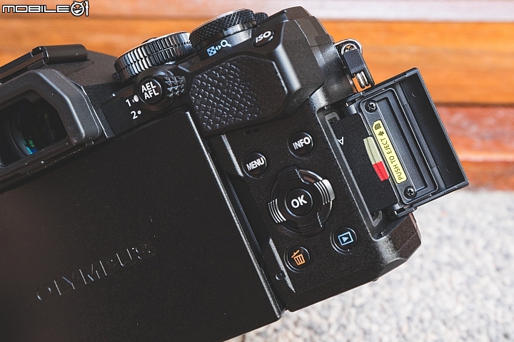 旗艦規格下放 Olympus E-M5 III 人像實拍 + 動手玩!