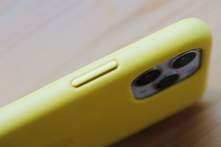 iPhone 11 pro 原廠皮革保護套開箱
