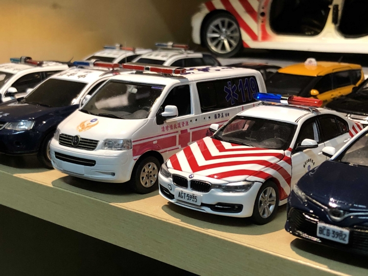 1/43 南投縣政府消防局救護車