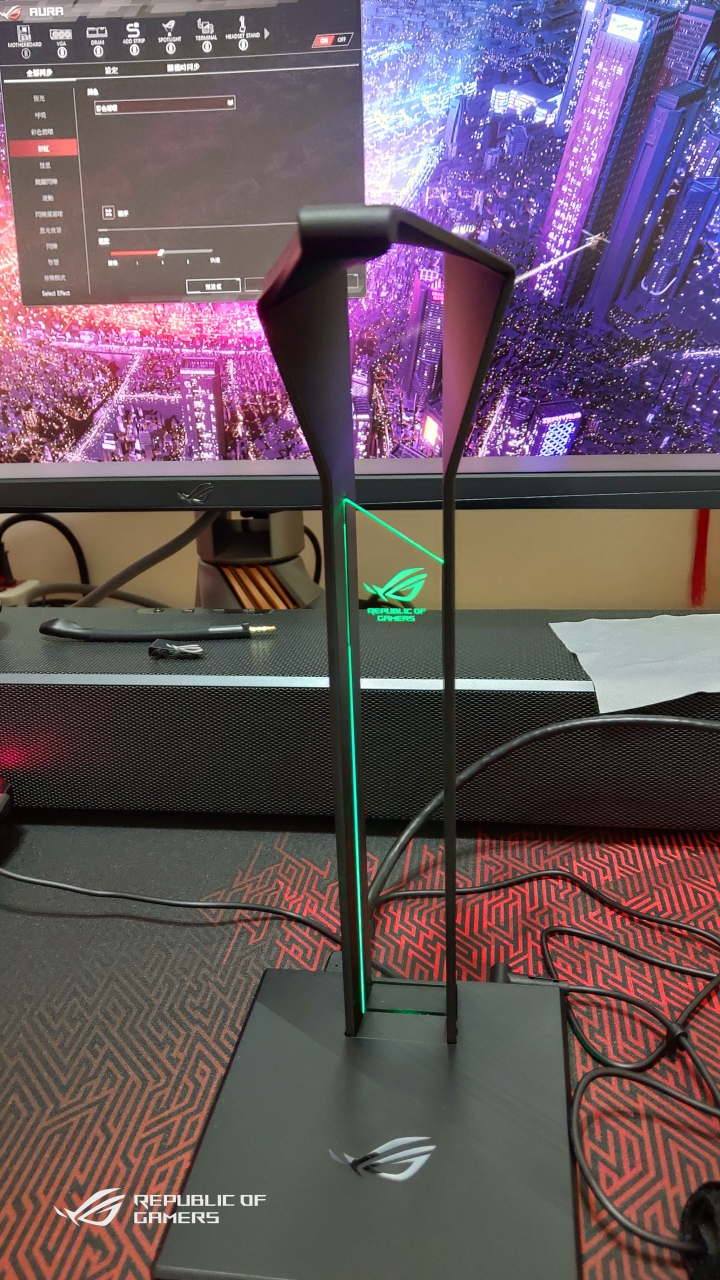 ROG CETRA 入耳式遊戲、音樂主動降噪耳機 + ROG THRONE QI 無線充電耳機架（簡單開箱）