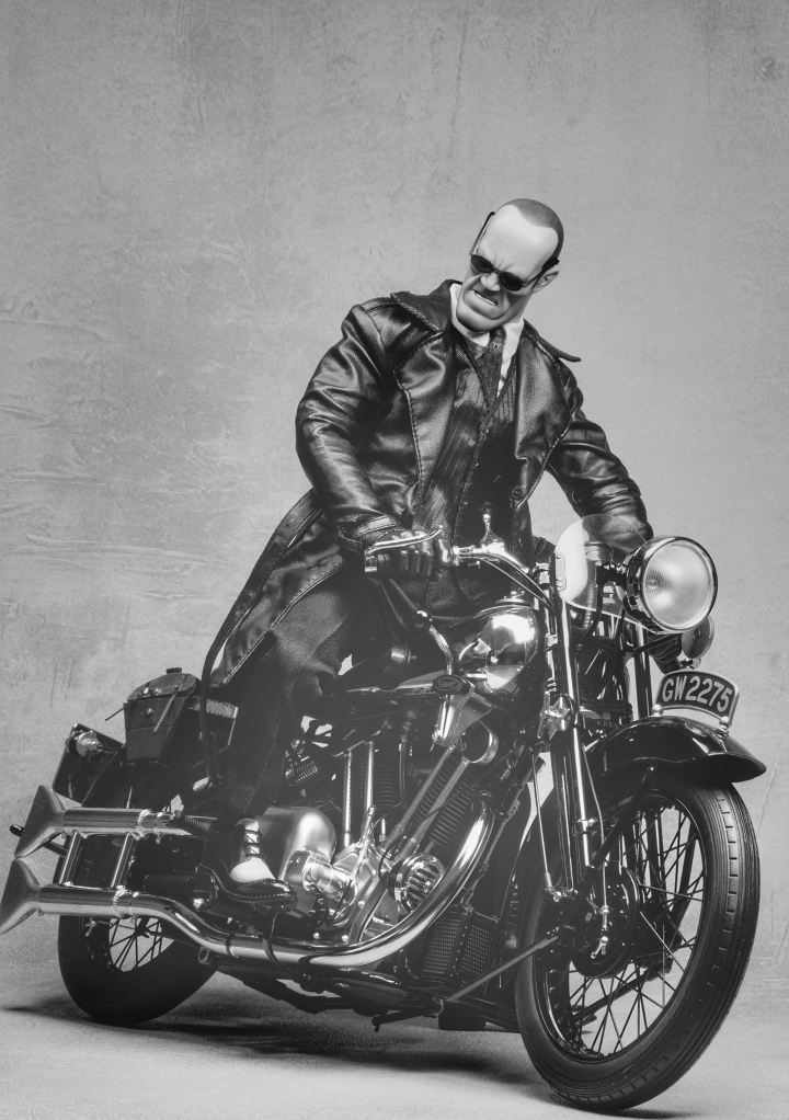 玩具攝影分享 - 1/6 Damtoys 黑幫王國 Spade J v.s. Minichamps Brough Superior SS100