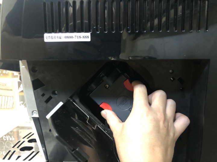 [開箱]豬隊友也能快速上手的DeLonghi迪朗奇全自動義式咖啡機【ECAM23.260.SB欣穎型】