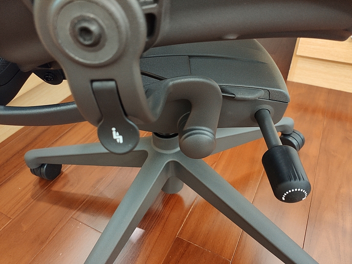 Herman Miller Aeron 2.0人體工學椅 經典再進化 (全功能)