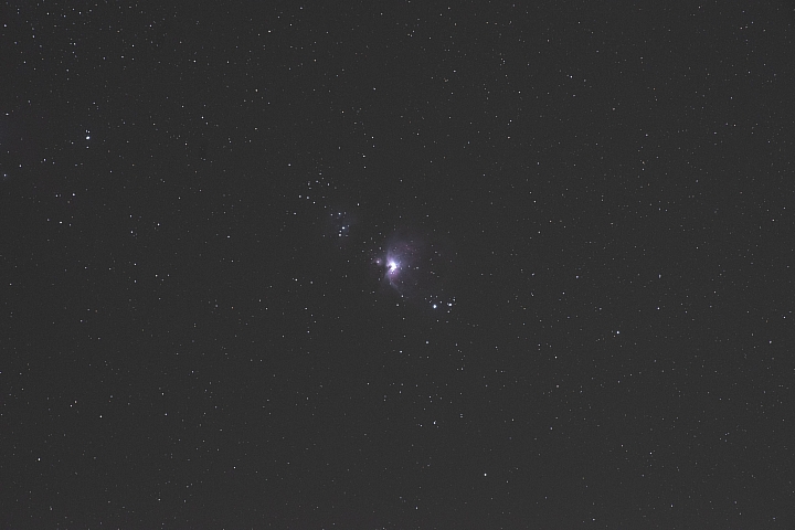 點我看大圖 梅西耶天體 : M42 + M43 火鳥星雲 Pentax K1 mark 2 + Pentax DA* 300 F/4 無改機+無光害濾鏡+無赤道儀拍攝