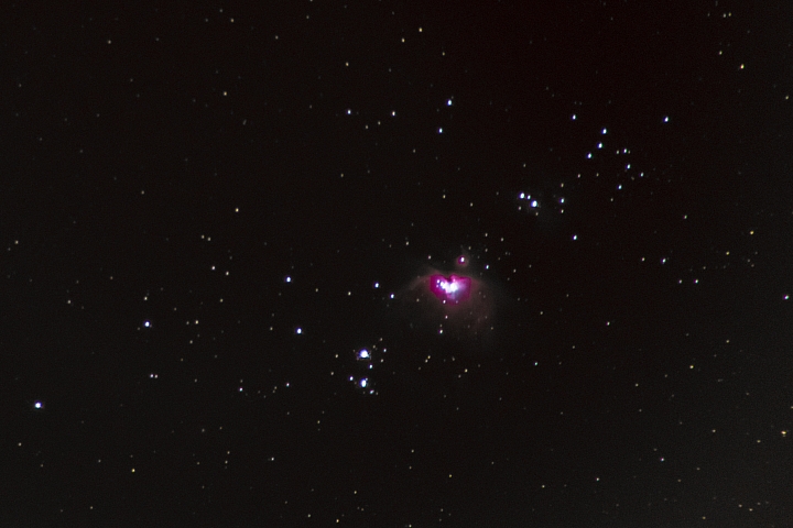 點我看大圖 梅西耶天體 : M42 + M43 火鳥星雲 Pentax K1 mark 2 + Pentax DA* 300 F/4 無改機+無光害濾鏡+無赤道儀拍攝