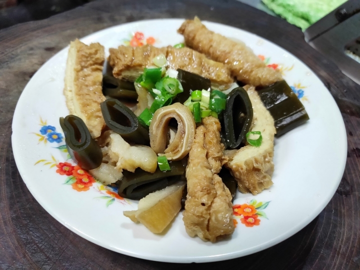 三民區保安宮旁孝順街，高cp值滷味、陽春麵