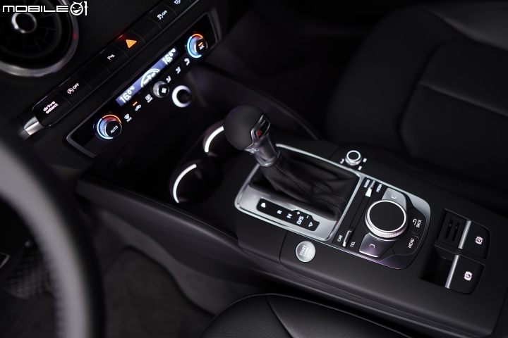 [開箱]  2019 Audi A3 sportback 35 TFSI premium
