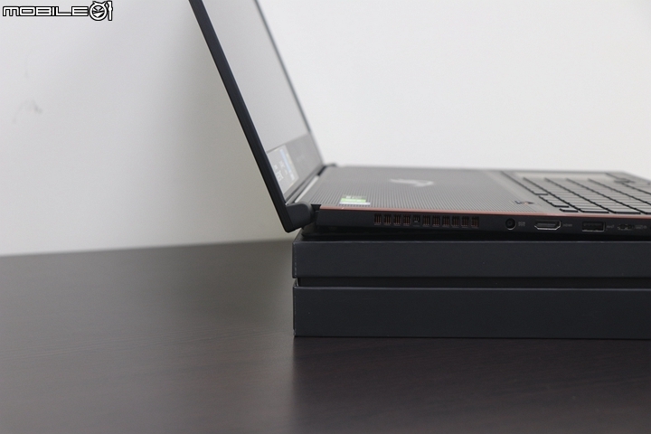 兼具PD充電實用性和效能暢玩AAA遊戲,大尺寸電競筆電ROG Zephyrus S GX701開箱心得