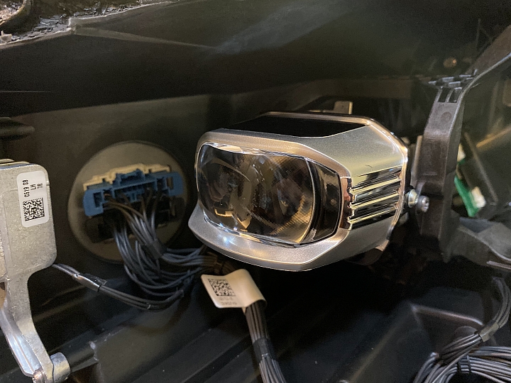 Focus MK4 改上歐洲原廠件LED轉向魚眼頭燈 Adaptive LED