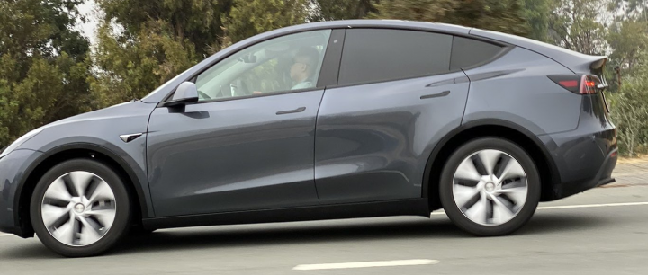 《Model Y》目擊照片 (2019/10)