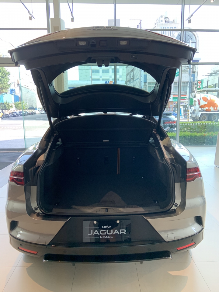 南港展覽館試駕賞車