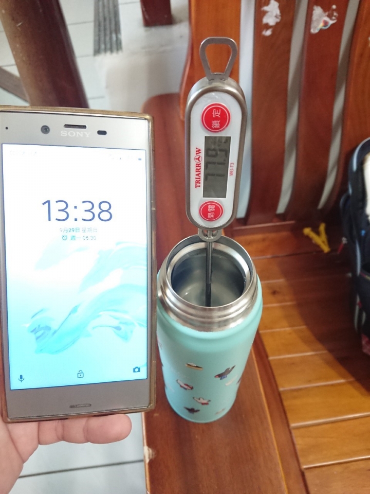 週年慶開箱 膳魔師Hello Kitty保溫瓶(含保溫實測)