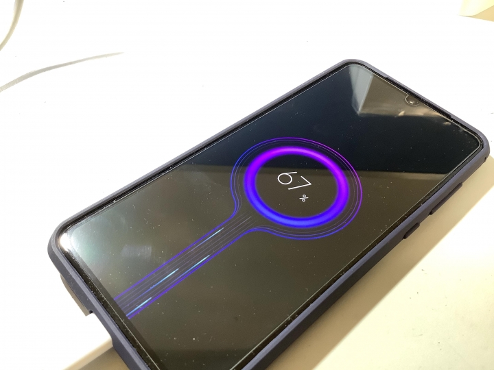 小米立式風冷30W無線充電分享（by小米9）