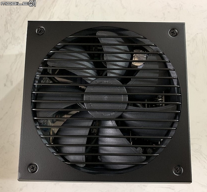 點我看大圖 超軟 UltraFlex排線 Fractal Design ION+ 860P 白金全模10年保開箱