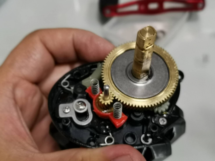 入門小烏龜 ABU bmax3拆解、更換線杯