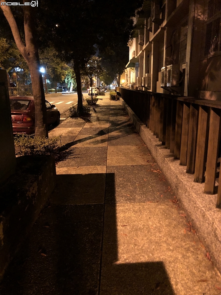iPhone 8plus 夜視軟體 NeuralCam