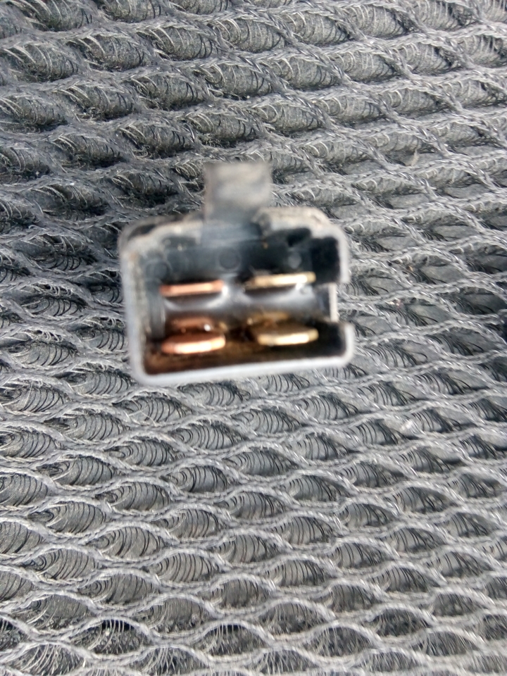 請問大大yamaha jog 100 如何裝騎短途，強充電？
