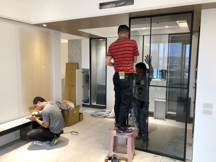【開箱】光與影、黑白灰 台中逢甲 4房 重點裝潢 好 ~~~ 不簡單 ( 純看裝潢內容 )