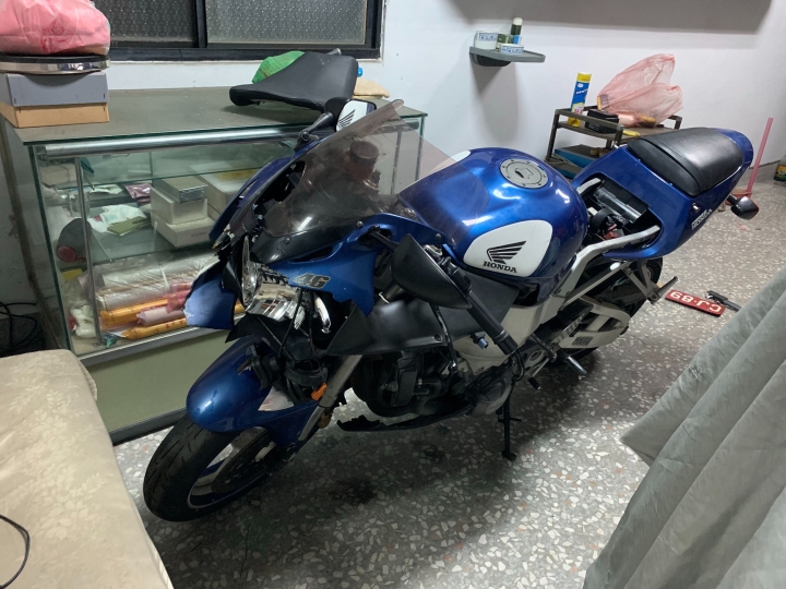 HONDA 929 變身 BMW S1000RR HP4