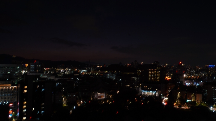 SONY a6400搭配SEL18200L夜拍問題(長曝光)-已解決