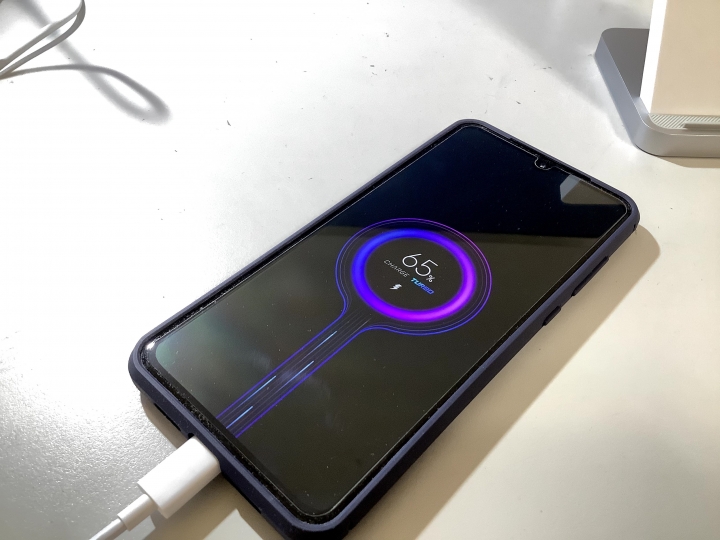 小米立式風冷30W無線充電分享（by小米9）
