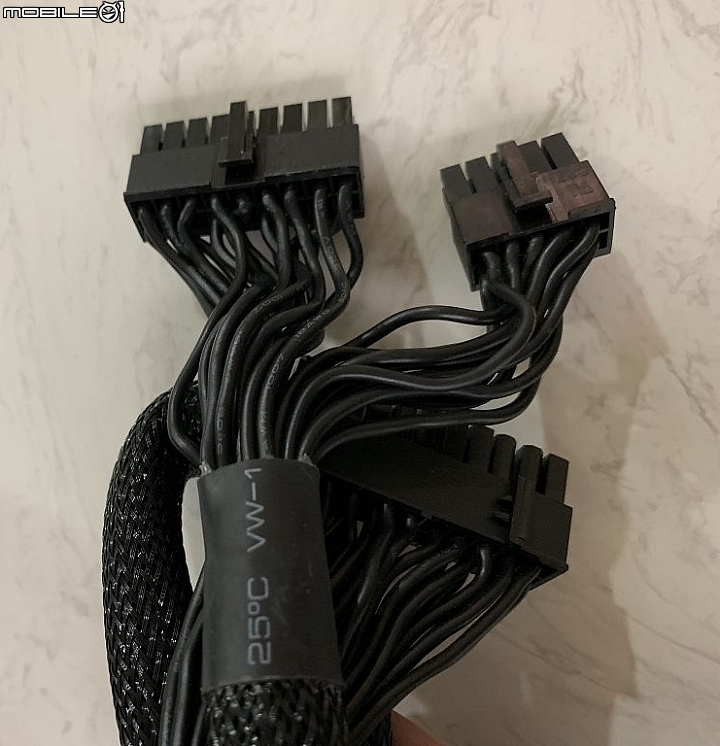 點我看大圖 超軟 UltraFlex排線 Fractal Design ION+ 860P 白金全模10年保開箱