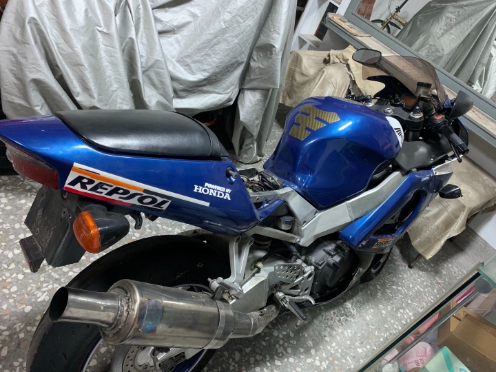 HONDA 929 變身 BMW S1000RR HP4