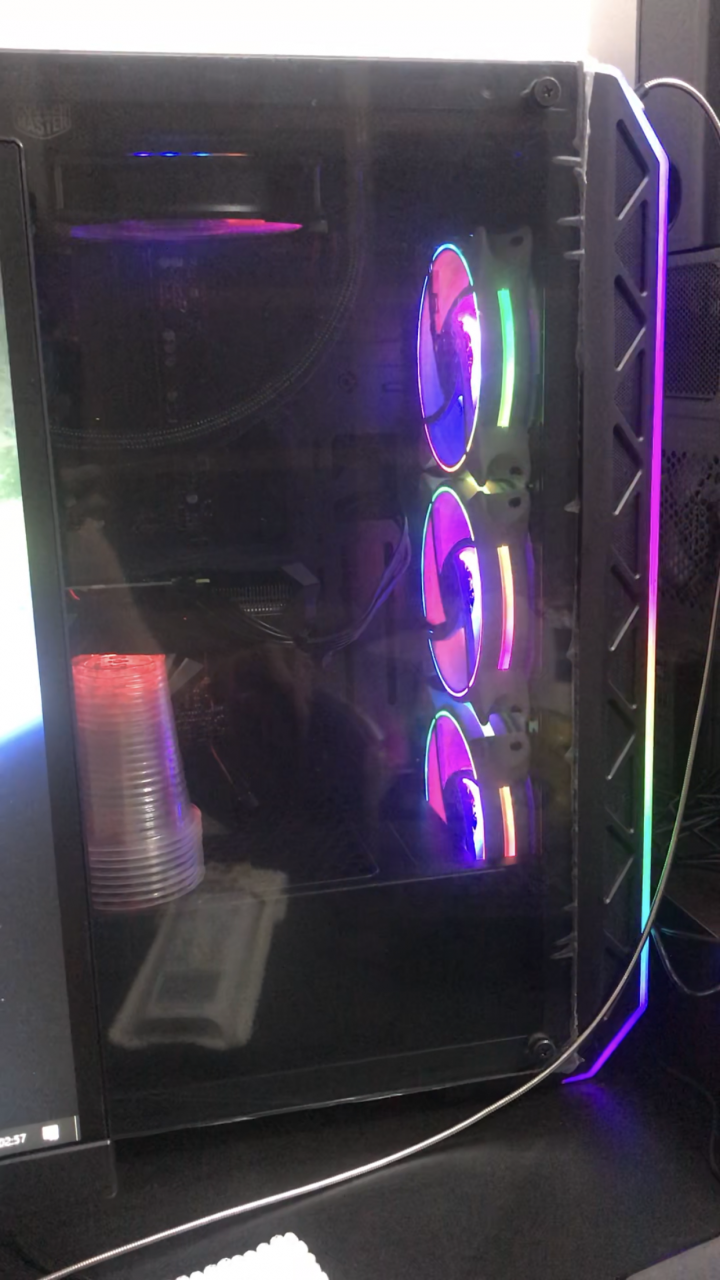 A RGB 連接主機版