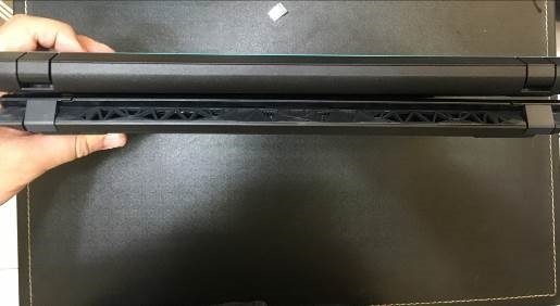 ASUS X571開箱(偷渡室友的X560小比較)