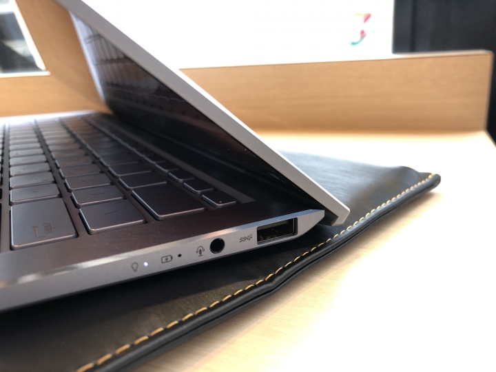 點我看大圖 ASUS Zenbook S13 UX392 x日本合掌村隨興開箱文