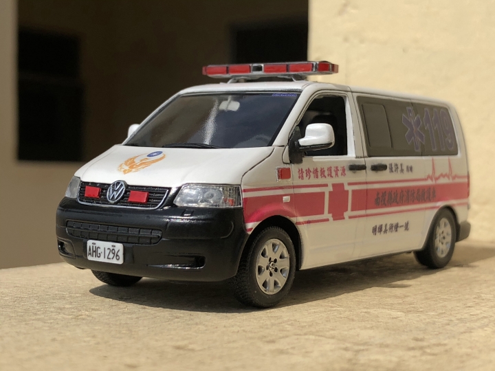 1/43 南投縣政府消防局救護車