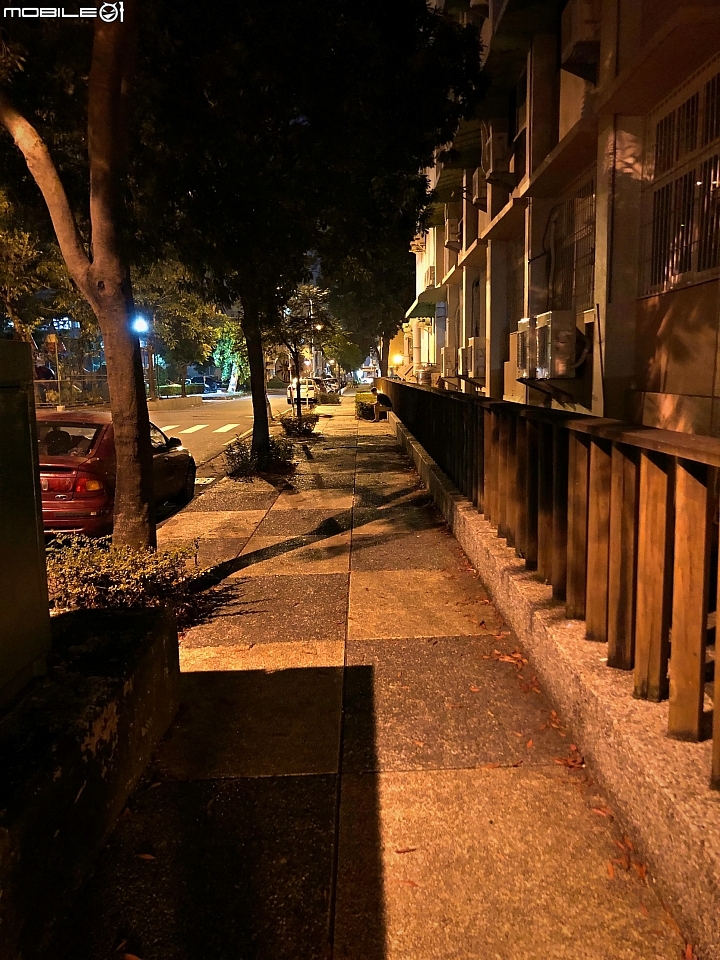 iPhone 8plus 夜視軟體 NeuralCam