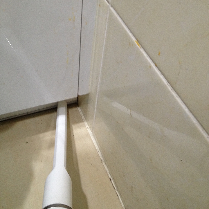 大叔家中兩大三小與《PUPPY小狗電器T10 Home無線手持吸塵器》的試用心得，左右開攻都很讚；Do Vacumming變成舉手之勞喔。