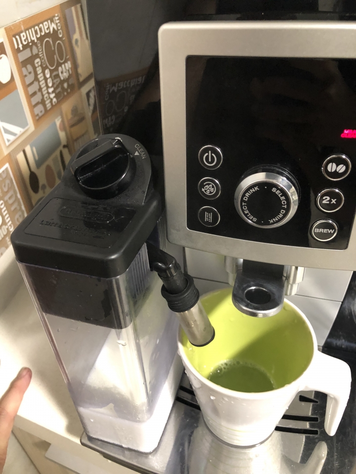 [開箱]豬隊友也能快速上手的DeLonghi迪朗奇全自動義式咖啡機【ECAM23.260.SB欣穎型】