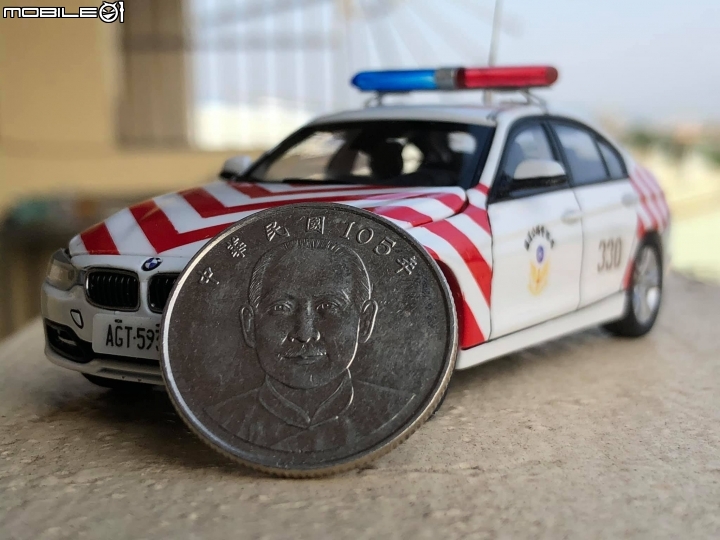 1/43 國道警察 BMW F30 紅斑馬巡警車
