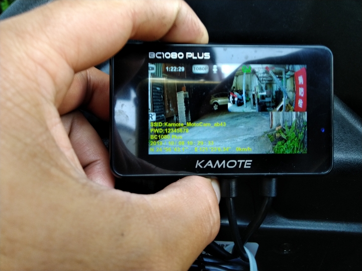 卡摩特BC1080P PLUS WIFI GPS 等了很久的禮物~行車配備終於補齊了