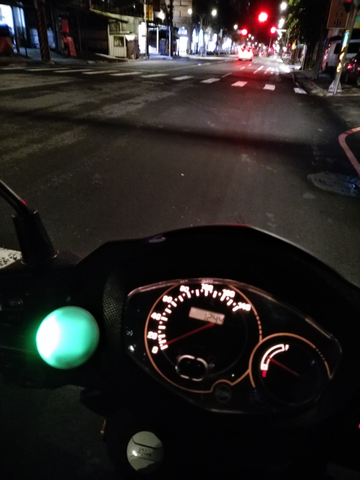 卡摩特BC1080P PLUS WIFI GPS 等了很久的禮物~行車配備終於補齊了