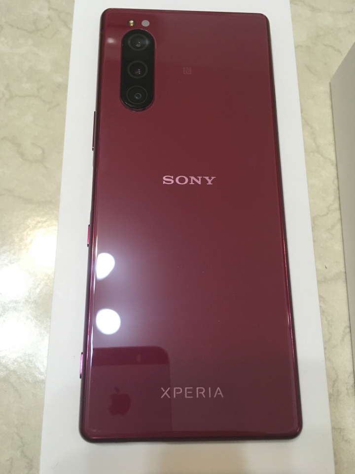 Xperia 5 璃光紅簡單開箱及用後心得