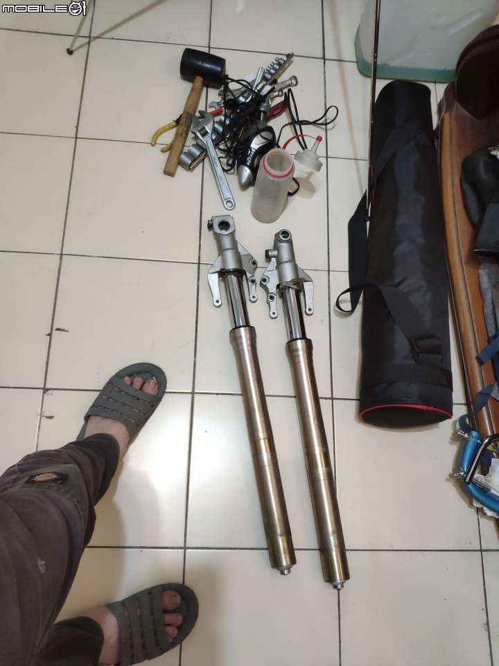 [DIY] ZXR250 前倒叉漏油! 簡易分解保養圖文