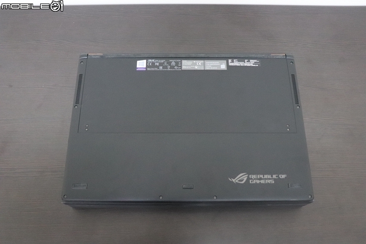 兼具PD充電實用性和效能暢玩AAA遊戲,大尺寸電競筆電ROG Zephyrus S GX701開箱心得