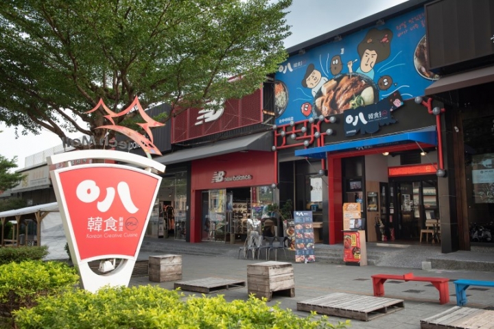 【台中│食記】「蝦爆了!」超狂創意韓料辣炒年糕鍋"24隻"蝦子躺好躺滿!