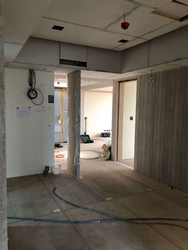 【開箱】光與影、黑白灰 台中逢甲 4房 重點裝潢 好 ~~~ 不簡單 ( 純看裝潢內容 )