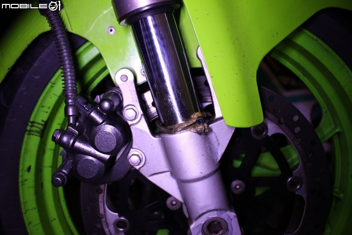 [DIY] ZXR250 前倒叉漏油! 簡易分解保養圖文