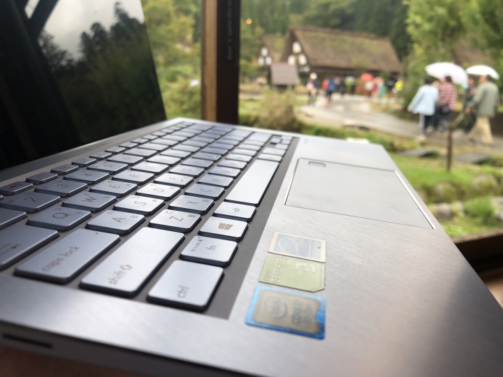 點我看大圖 ASUS Zenbook S13 UX392 x日本合掌村隨興開箱文