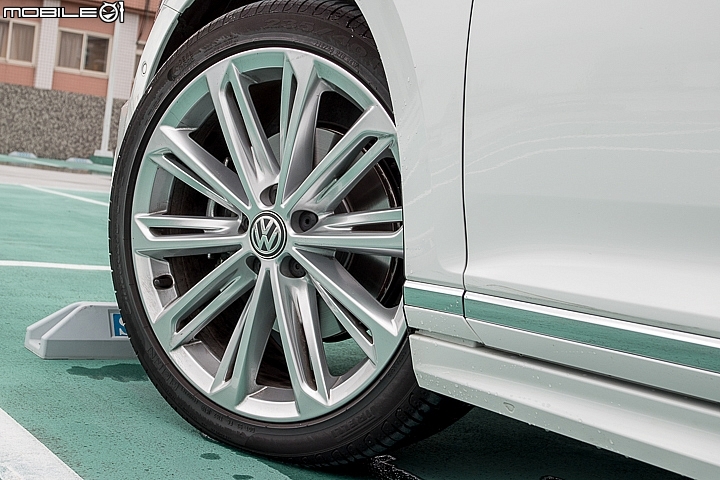 Volkswagen Passat Variant 330TSI R-line 30 Million Edition 試駕 質感配備更精進的優質旅行車