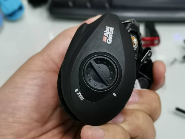 入門小烏龜 ABU bmax3拆解、更換線杯