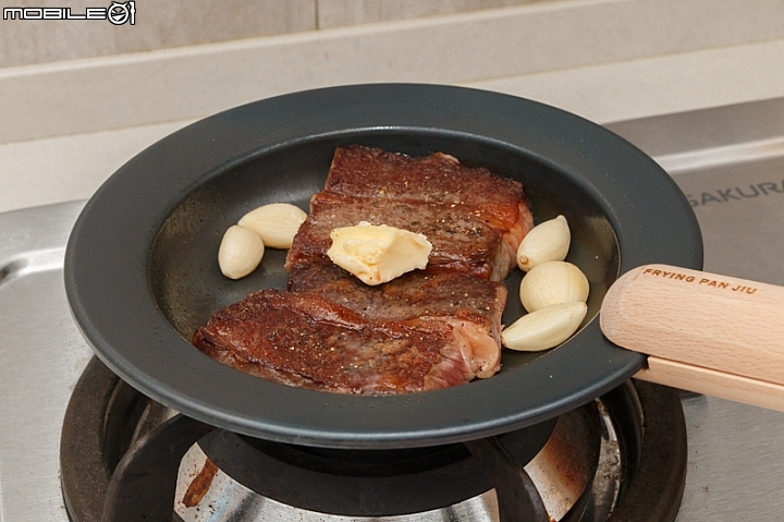 IO FRYING PAN JIU平底鍋 是鍋子也是盤子！