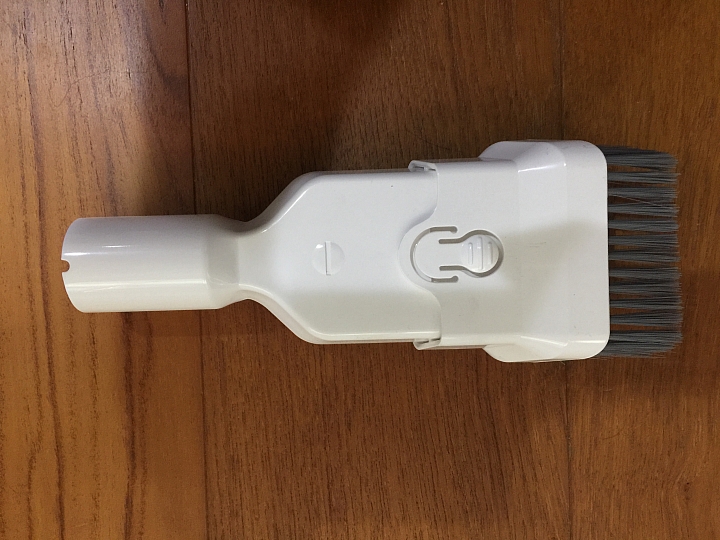 大叔家中兩大三小與《PUPPY小狗電器T10 Home無線手持吸塵器》的試用心得，左右開攻都很讚；Do Vacumming變成舉手之勞喔。