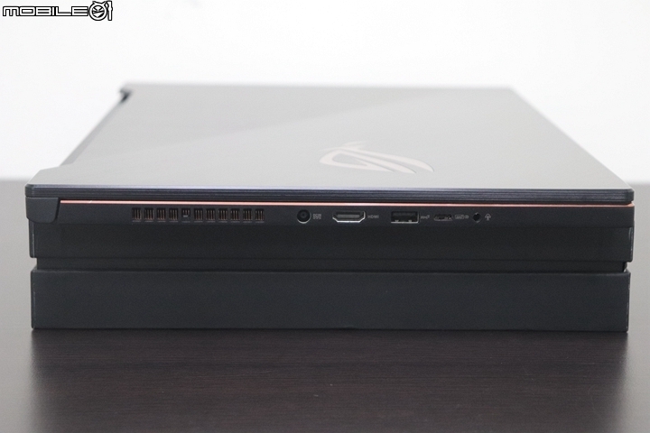 兼具PD充電實用性和效能暢玩AAA遊戲,大尺寸電競筆電ROG Zephyrus S GX701開箱心得