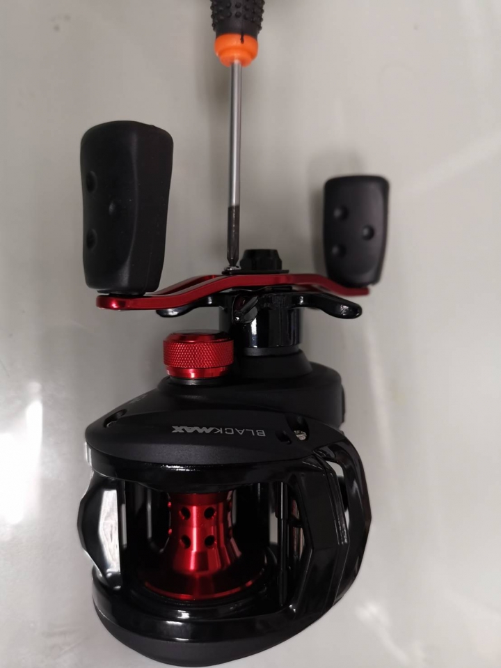 入門小烏龜 ABU bmax3拆解、更換線杯